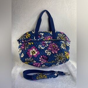 Vera Bradley Medium Traveler Bag Weekender Paisley Noir in African Violet